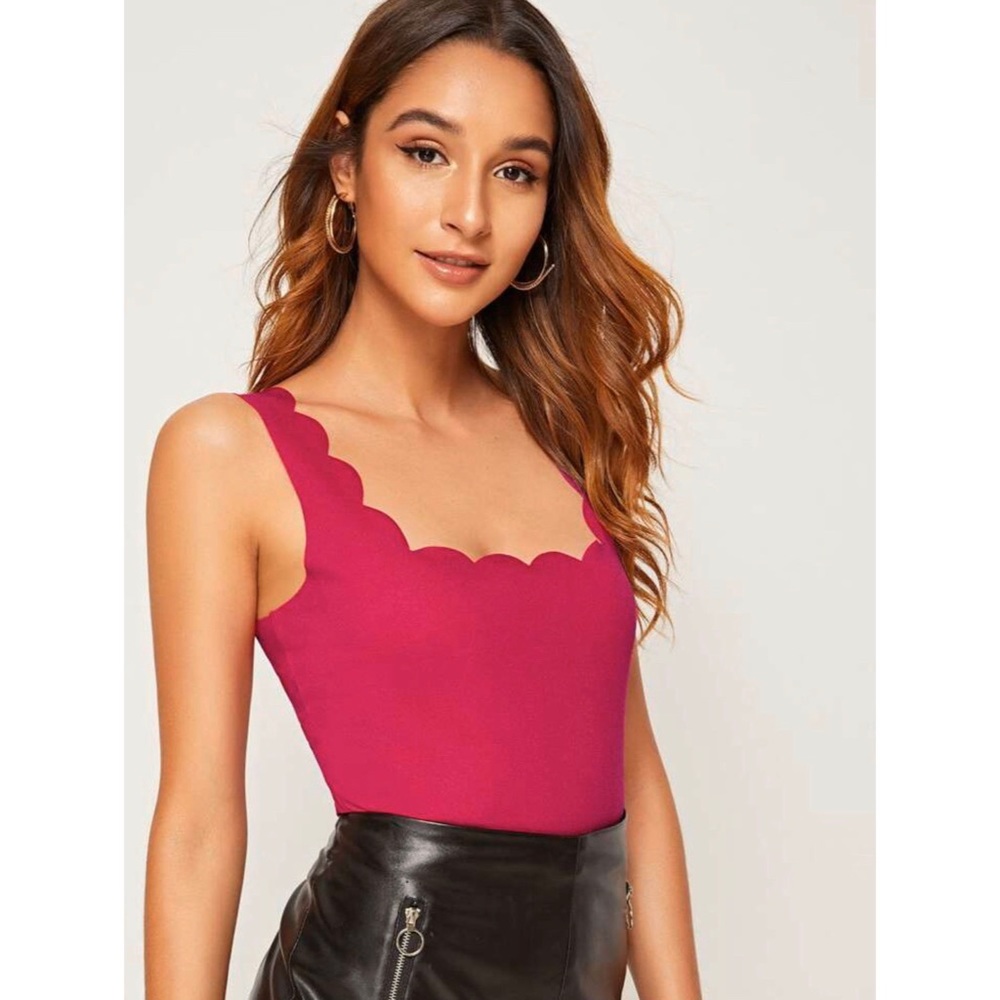 🚫SALE🚫 NWOT Scallop Trimmed Top - Picture 5 of 6